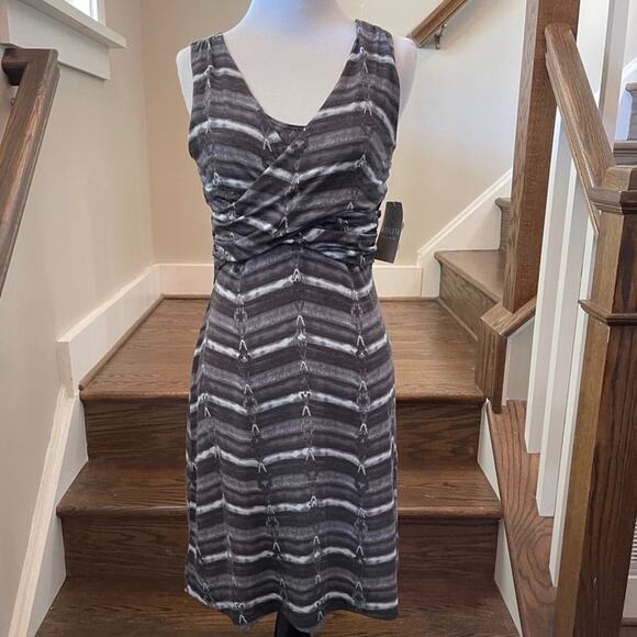 Athleta Printed Adrian Faux Wrap Sporty Dress Size XS NWT - Picture 4 of 10